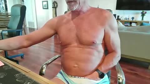 mascmuscle49 online show from January 7, 6:24 pm