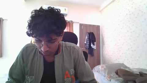 Mask Boy online show from December 3, 3:29 am