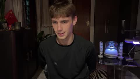 Snapshot of mason_gallagher chatting on October 11, 10:35 pm Mason online show from October 11, 10:35 pm