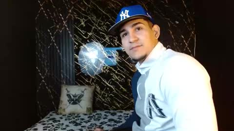 massimo_vidal online show from February 7, 1:03 pm