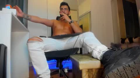 Snapshot of master9four chatting on October 10, 9:19 pm Matthew online show from October 10, 9:19 pm