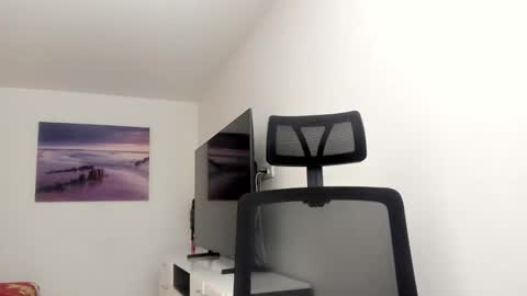 Alex online show from January 6, 5:28 pm