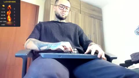 steven  online show from December 20, 12:17 am