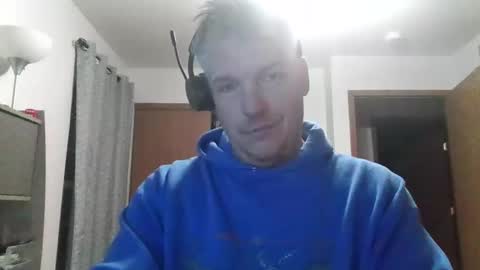 Snapshot of master_thorn chatting on December 3, 6:21 am Master Thorn online show from December 3, 6:21 am