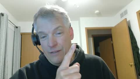 Snapshot of master_thorn chatting on October 29, 2:24 am Master Thorn online show from October 29, 2:24 am