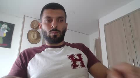 Snapshot of masterofinfatuation chatting on December 28, 8:15 pm   online show from December 28, 8:15 pm