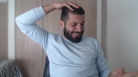 Snapshot of masterofinfatuation chatting on December 10, 7:22 pm   online show from December 10, 7:22 pm