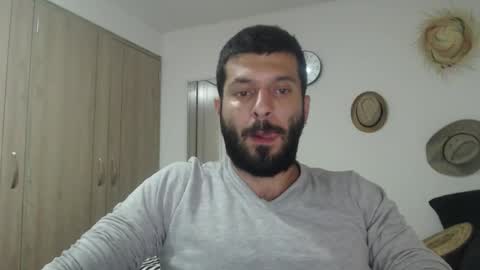 Snapshot of masterofinfatuation chatting on January 15, 5:40 am   online show from January 15, 5:40 am