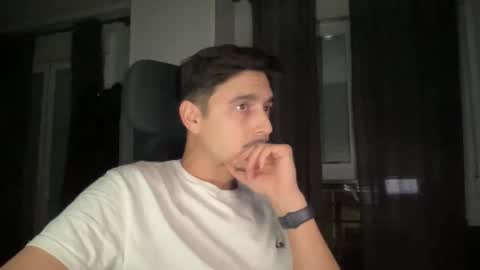 Aaron online show from February 3, 7:29 pm