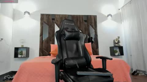 mateo_dilucajs1 online show from November 16, 5:59 pm