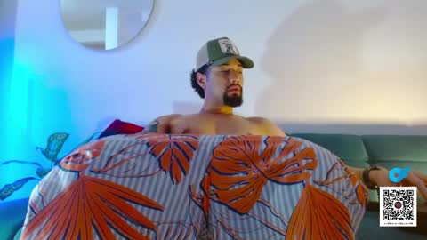 STRURIBE ON INSTAGRAM online show from October 31, 7:36 pm