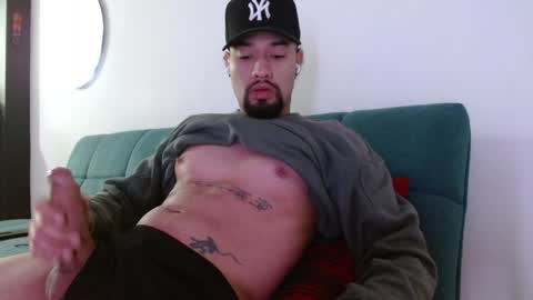 STRURIBE ON INSTAGRAM online show from April 1, 11:00 am