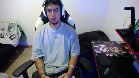 Snapshot of matias_bianco01 chatting on October 7, 3:13 am matias online show from October 7, 3:13 am