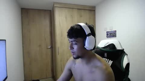 Snapshot of matias_bianco01 chatting on October 29, 6:15 am matias online show from October 29, 6:15 am