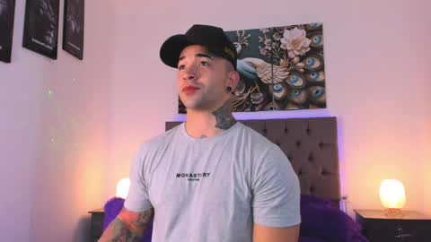 Matthew INDEPENDENT MODEL online show from April 16, 2:00 am