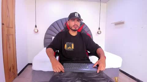 Matthew online show from February 3, 8:02 pm