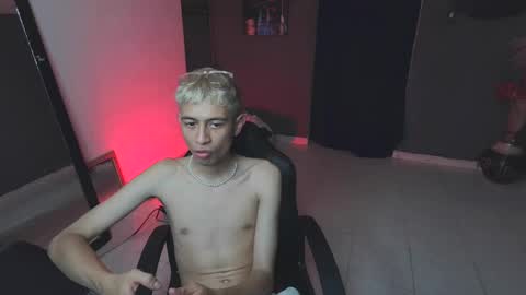 mattias     online show from February 24, 2:51 am