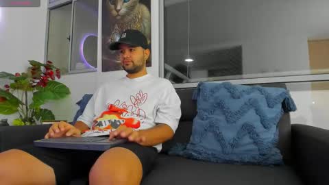 MattMeness online show from October 3, 9:17 am