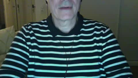 Snapshot of maturehotman chatting on December 1, 5:15 pm maturehotman online show from December 1, 5:15 pm