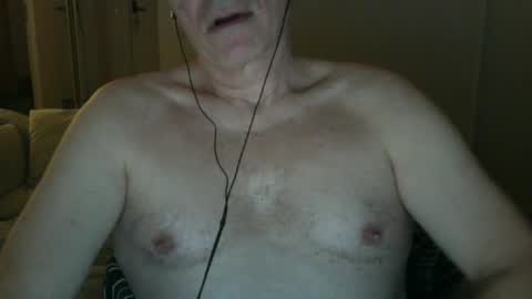 Snapshot of maturehotman chatting on January 7, 6:16 am maturehotman online show from January 7, 6:16 am