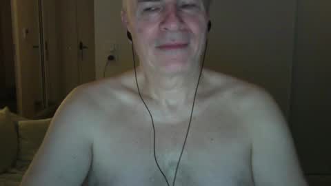 Snapshot of maturehotman chatting on February 9, 7:15 am maturehotman online show from February 9, 7:15 am