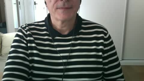 Snapshot of maturehotman chatting on December 7, 1:24 pm maturehotman online show from December 7, 1:24 pm