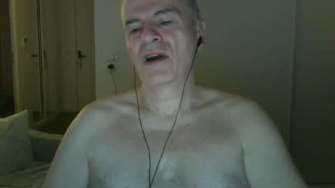 Snapshot of maturehotman chatting on March 1, 6:35 am maturehotman online show from March 1, 6:35 am