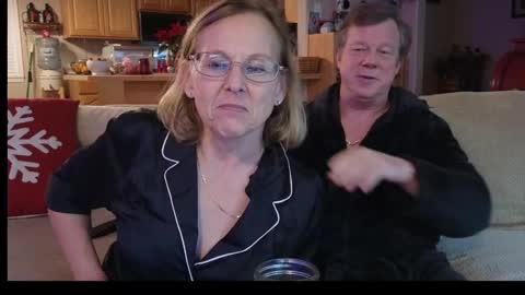 Snapshot of matureluvin chatting on December 29, 11:29 pm JustUs online show from December 29, 11:29 pm