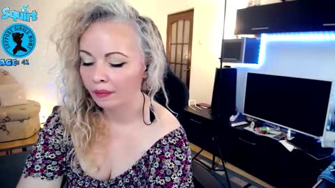 Whitney Lynn online show from September 12, 12:34 am