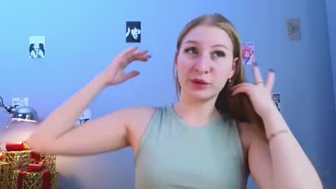 maureencoombs online show from December 14, 4:08 am