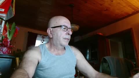 Maurice online show from December 28, 1:06 pm