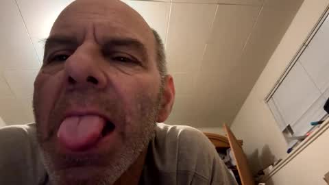 Snapshot of maverick7000 chatting on February 19, 11:06 am maverick7000 online show from February 19, 11:06 am