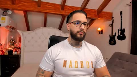 max D. online show from December 14, 11:22 pm