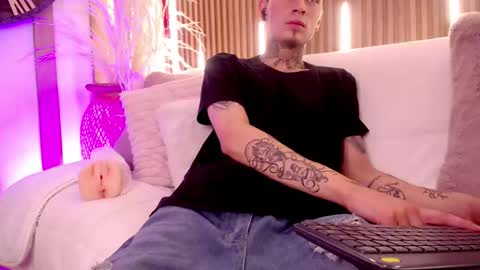 Max online show from February 24, 2:31 pm