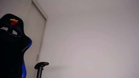 MAX online show from April 17, 11:29 pm