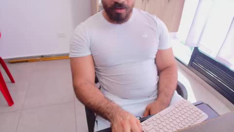 max_love25 online show from May 16, 8:40 pm