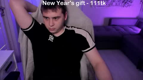 Max online show from January 7, 6:57 pm