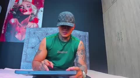 max_tatto online show from November 18, 1:52 am