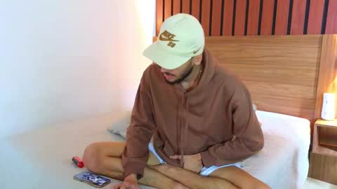 Max Taylor online show from February 4, 6:23 pm