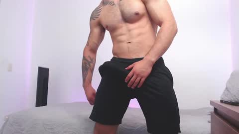 max_xl_ online show from May 6, 3:29 pm