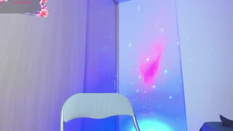 Max  online show from April 14, 3:21 am