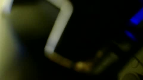 Max online show from April 25, 7:33 pm