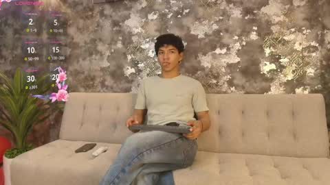 Maximiliano online show from June 9, 1:00 pm