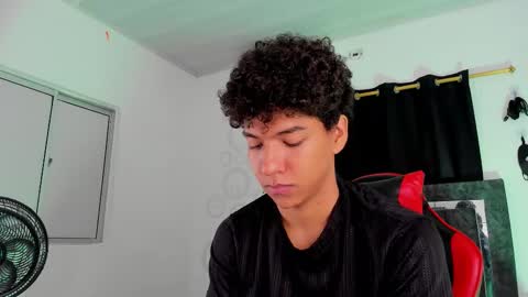 Maximiliano online show from November 30, 8:49 pm