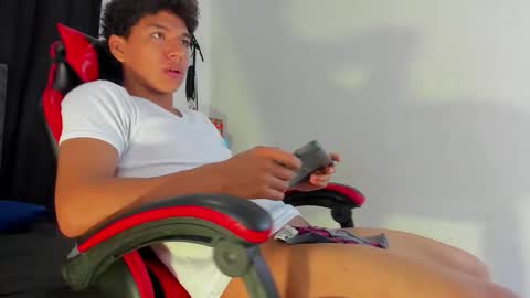 Maximiliano online show from December 15, 8:16 pm