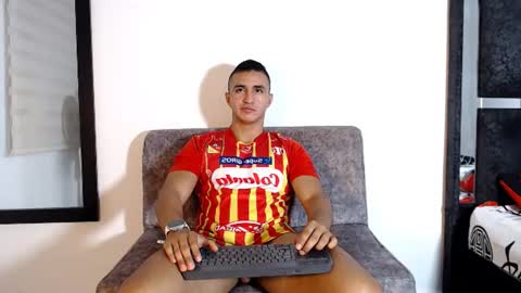 Maximo Sebastian online show from July 15, 5:02 am