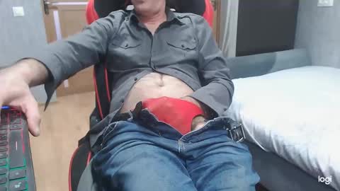 maximus3334 online show from November 18, 11:24 am