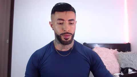 Independent Model online show from January 17, 4:22 am