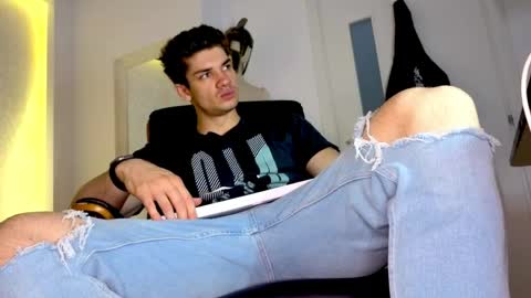 MaxKaiden online show from June 8, 4:35 am