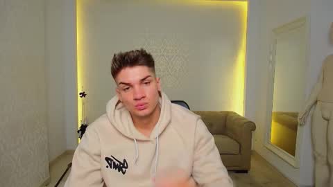 MaxKaiden online show from November 9, 5:33 am